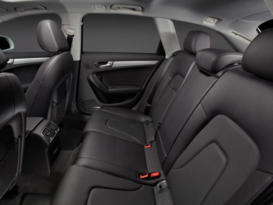 Интерьер Audi A4 Allroad 2.0T Quattro (B8, 8K) 2012 года  (NA) (фото 3 из 60)
